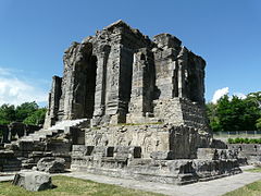 Santuario central del templo del Sol de Martand, dedicado a la deidad Surya.