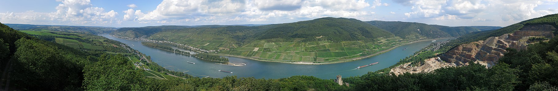 Рајна клисура меѓу Trechtingshausen и Бахарах