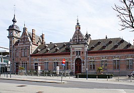 Het neo-klassieke stationsgebouw