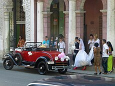 Esküvői pár Havannában