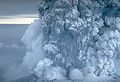 Erupce sopky Mount St. Helens za den vychrlila 520 miliónů tun popílku[40]