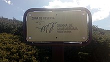 Señalización de una zona protegida de la Sierra de Guadarrama dentro del término municipal