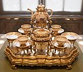 Предметы чайного сервиза с сюрту-де-табль, XVIII век, серебро, позолота, экспонат Residenzmuseum[нем.]