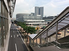 市場前駅より5街区「小口買参棟」を見る（2016年9月26日撮影）