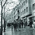 Људи на Анафарталар Булевару у Анкари педесетих година
