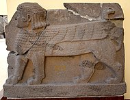 赫梯獅身人面像、玄武岩。公元前8世紀。來自薩馬爾。伊斯坦布尔考古博物馆。