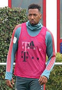 Jerome Boateng Training 2019-04-10 FC Bayern Muenchen-2 (cropped).jpg