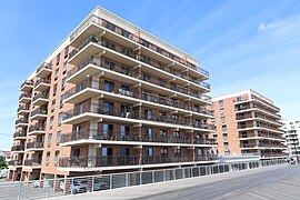 Building on Long Beach boardwalk