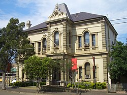 華打魯大會堂（英语：Waterloo Town Hall, Sydney）