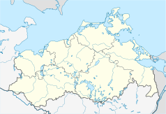 Mapa konturowa Meklemburgii-Pomorza Przedniego, blisko centrum na lewo znajduje się punkt z opisem „Bützow”