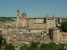 Pogled na centar grada i Palazzo Ducale