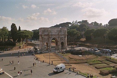 Arch view from Colosseo