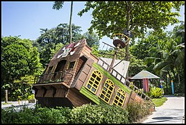 Singapore Sentosa Pirate Ship-1 (23805718570).jpg