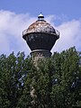 Ehemals weithin sichtbares Wahrzeichen des alten Dorfes: Der Wasserturm