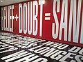 Krugerin teos Belief+Doubt 2012, Hirshhorn Museum Washington.