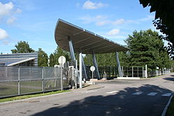 Outokumpu HDQTRS gate and canopy.jpg