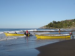 Pescadores, Playa El Zonte (01.2011) - panoramio.jpg