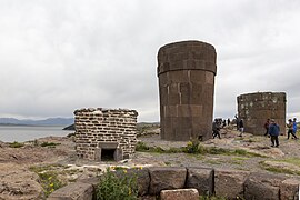 Sillustani - constructions.jpg