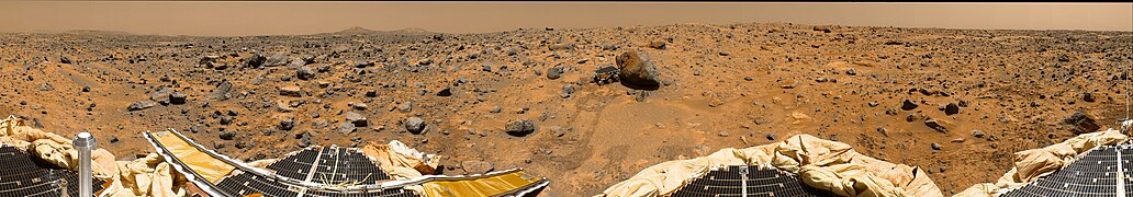 Vista panorámica dunha parte de Ares Vallis, tomada pola sonda Mars Pathfinder