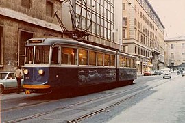 Tram articolato "Urbinati" in via G. Amendola