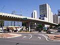 Viaduto São Paulo sobre a junção das Avenidas José de Souza Campos (Norte-Sul) e Princesa d'Oeste, em Campinas, em São Paulo