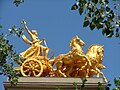 Cuadriga de la Aurora (1888), de Rossend Nobas, Cascada del Parque de la Ciudadela, Barcelona, España.