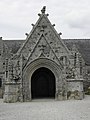 Saint-Nic : église Saint-Nicaise, porche sud, vue extérieure d'ensemble.