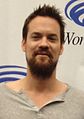 Shane West interpreta Michael Bishop.