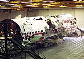 第4話「Explosive Proof」 TWA800便墜落事故 復元された機体の残骸
