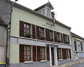 The town hall in Valence-en-Brie