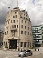 Il punto di riferimento e iconico quartier generale londinese della British Broadcasting Corporation, Broadcasting House, è stato aperto nel 1932.