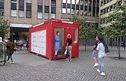 ドイツ国内に開設された、20ft型の新型コロナウイルス関連施設。（2020年8月17日撮影）