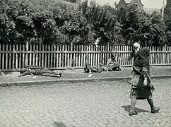 Verhungernde auf einem Bürgersteig in Charkiw (Photo von Alexander Wienerberger, 1933)