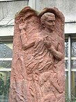 Relieve de terracota, a la entrada de la casa Karl Liebknecht (Jacob y Matilda) , de Franz Mehring-Platz 1 , Berlín