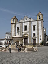 Iglesia de San Antonio Abad, en la Plaza de Giraldo, centro de Évora.