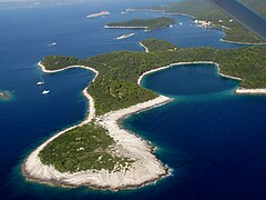 Hrvaška ima preko 1000 otokov; na sliki: narodni park Mljet, najstarejše zaščiteno območje v Sredozemlju