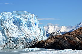 Sección del glaciar tomada desde un bote. Año 2012.