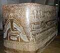 ルーブル美術館収蔵の赤色石灰岩で作られたラムセスの石棺。なお、石棺の蓋はフィッツウィリアム美術館に収蔵[2]。