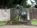 Monument après sa mutilation par les nazis déplacé dans le cimetière Saint-Louis.