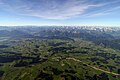 Links der Säuling am Nordrand der Alpen, in Bildmitte die Tannheimer Berge mit dem Aggenstein.