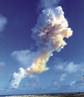 Image du champignon nucléaire d'Arcturus quelques minutes après l'explosion.