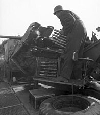 37 mm Flak 36 LvAkan som laddas med laddram