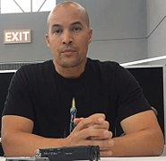 Coby Bell dans le rôle de Jesse Porter.