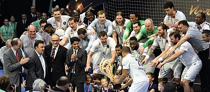Le PSG célèbre sa victoire en Coupe de France 2014-2015.
