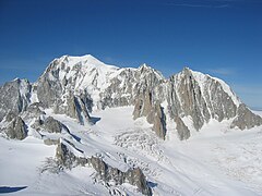 La vetta del monte Bianco, al confine tra Italia e Francia, con i suoi 4 810 metri è il picco dell'Unione