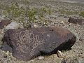 Death Valley Ulusal Parkı'nda taş üzerine antik yazılar