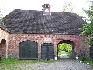 Torhaus von 1719 in Warnau (Holstein)