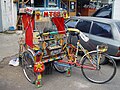 Ein indonesisk sykkelrickshaw kalla becak. Foto: Jonathan McIntosh