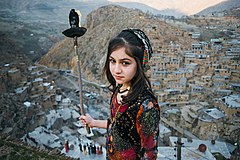第三名：来自伊朗库尔德斯坦帕兰甘的乡村女孩 – 署名: Salar Arkan - سالار ارکان (CC BY-SA 4.0)
