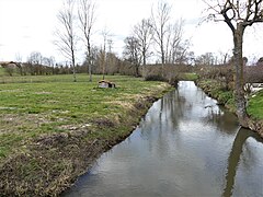 En limites de Saint-Aulaye et Saint-Privat-des-Prés.